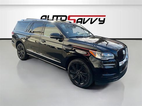 Used 2023 Lincoln Navigator L Reserve image 1