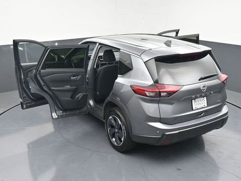 Used 2024 Nissan Rogue SV image 44