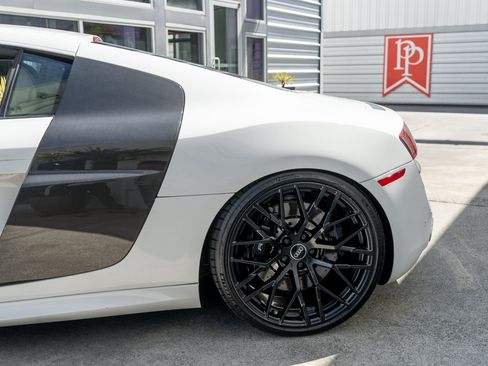 Used 2010 Audi R8 V10 AWD/4WD image 5