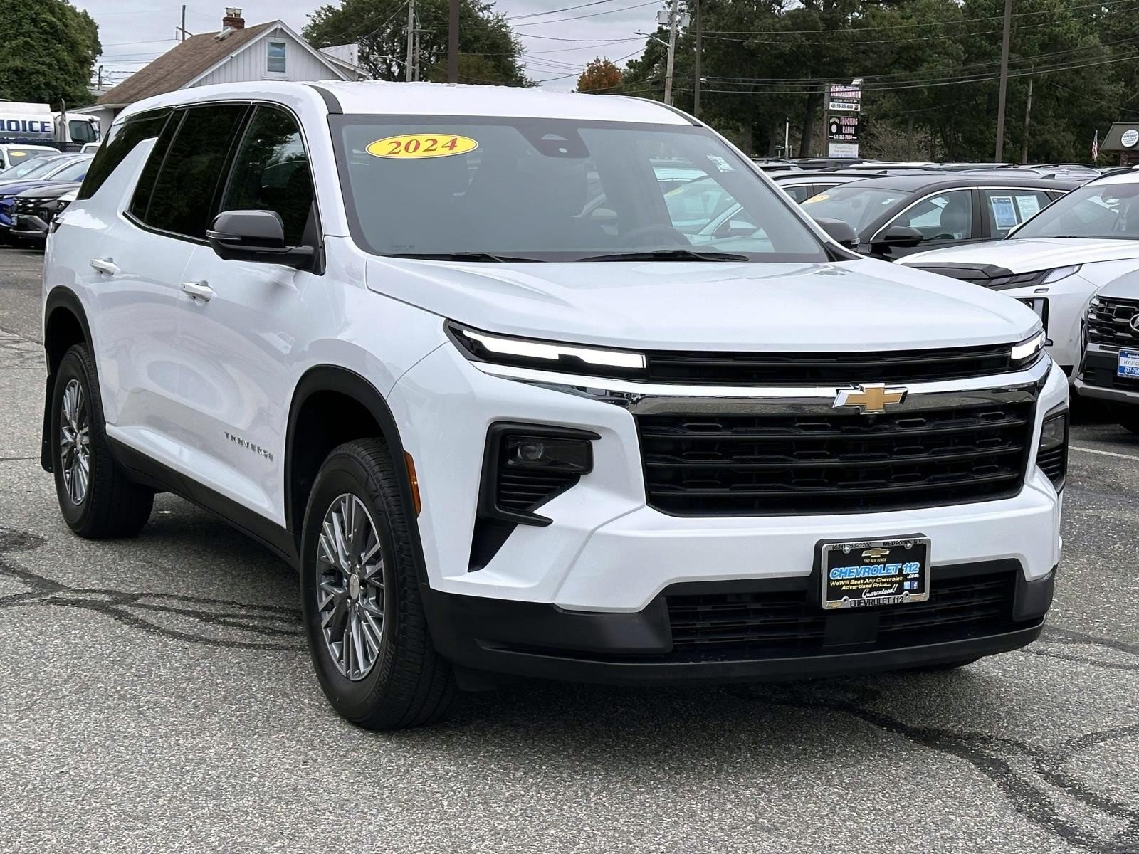 Used 2024 Chevrolet Traverse LS AWD/4WD image 5