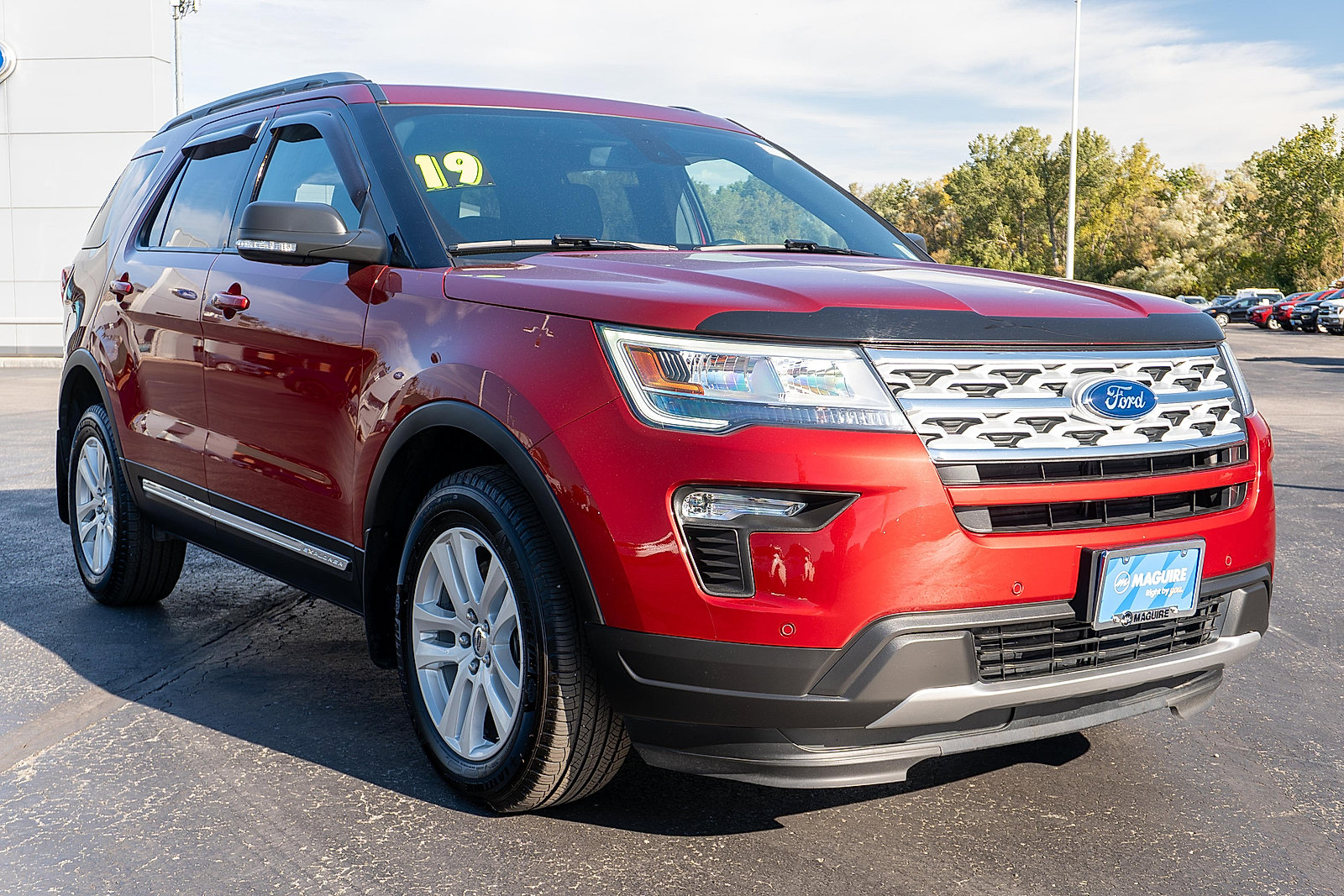 Used 2019 Ford Explorer XLT w/ Equipment Group 201A AWD/4WD image 4