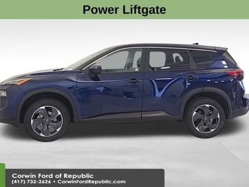 Used 2024 Nissan Rogue SV image 4