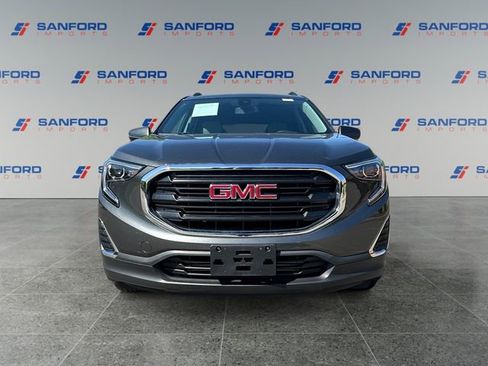 Used 2021 GMC Terrain SLE w/ Driver Convenience Package FWD image 8