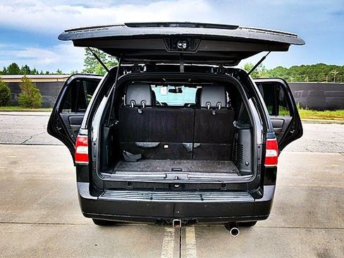 Used 2014 Lincoln Navigator 4WD image 21