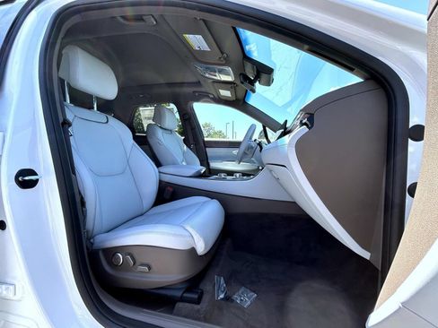 New 2026 Genesis GV70 2.5T Advanced AWD/4WD image 15