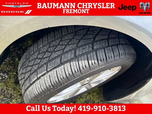 Used 2020 Ford Fusion SE FWD image 28