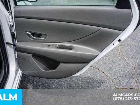 Used 2025 Hyundai Elantra Sport image 52