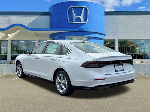 New 2025 Honda Accord LX image 4