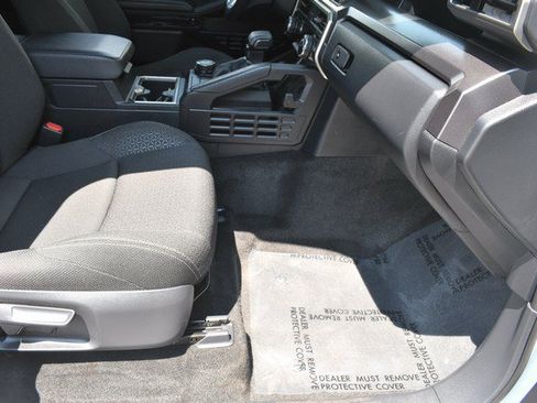 Certified 2025 Toyota 4Runner SR5 AWD/4WD image 25