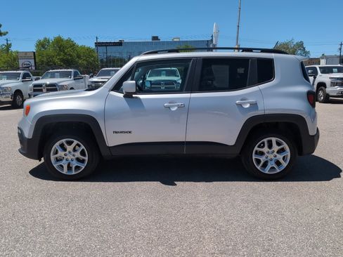 Used 2017 Jeep Renegade Latitude AWD/4WD image 1