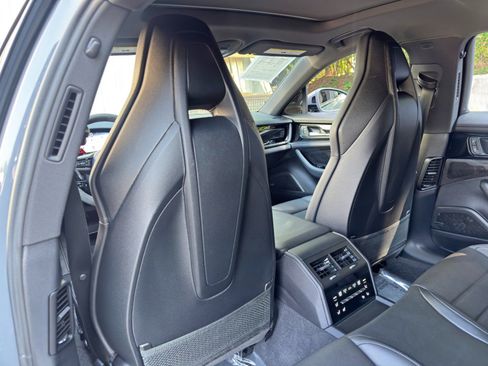 Used 2025 Porsche Panamera 4 w/ Premium Package AWD/4WD image 42
