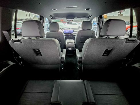 Used 2025 Buick Enclave Sport Touring image 20