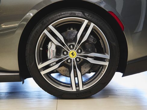 Used 2019 Ferrari Portofino image 52