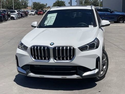 Used 2025 BMW X1 xDrive28i w/ Convenience Package AWD/4WD image 3