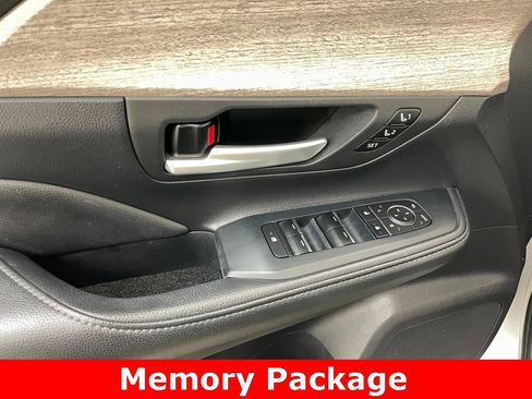 Used 2024 Toyota Grand Highlander XLE image 9