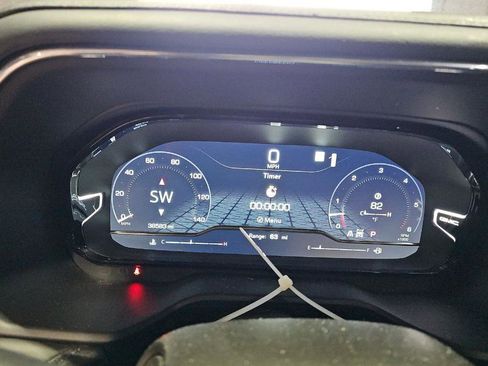 Used 2023 GMC Yukon XL Denali image 4