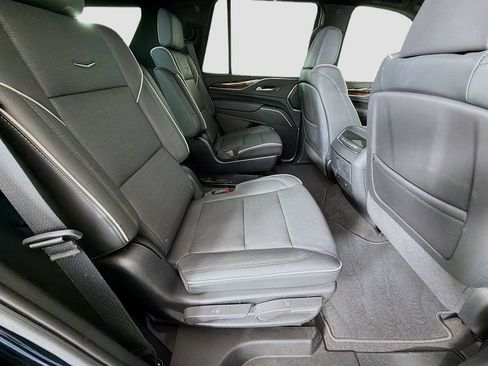 Used 2024 Cadillac Escalade Premium Luxury w/ Performance Package AWD/4WD image 31