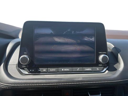 Used 2023 Nissan Rogue SV FWD image 20