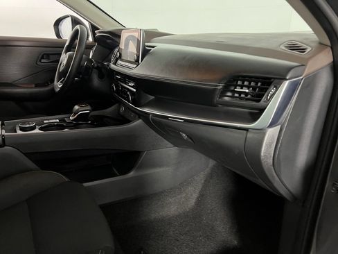 Used 2023 Nissan Rogue S image 29