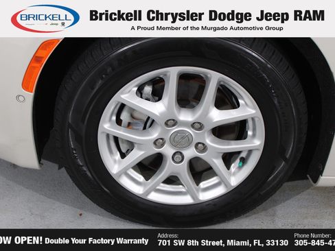 Used 2020 Chrysler Pacifica Touring w/ Advanced Safetytec Group FWD image 40