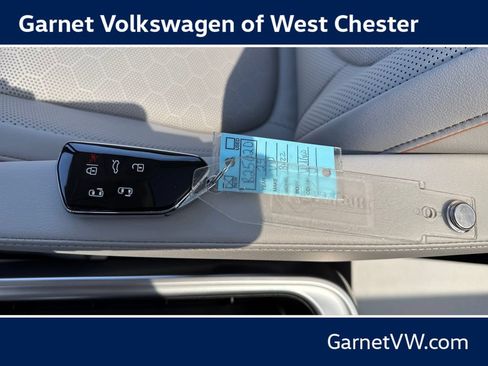 New 2025 Volkswagen ID. Buzz 1st Edition AWD/4WD image 23