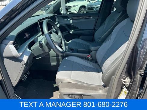 Used 2025 Volkswagen Tiguan SE R-Line AWD/4WD image 18