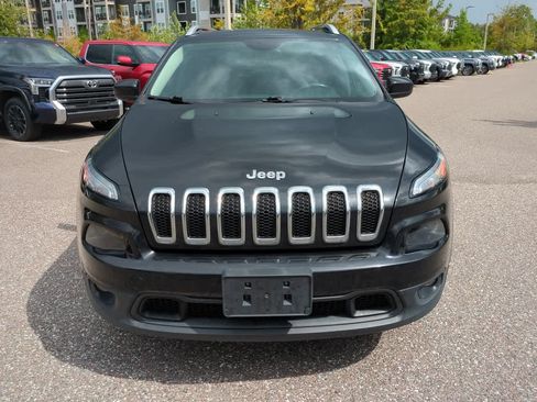 Used 2015 Jeep Cherokee Latitude w/ Comfort/Convenience Group AWD/4WD image 9