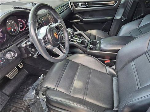 Used 2022 Porsche Cayenne GTS AWD/4WD image 17