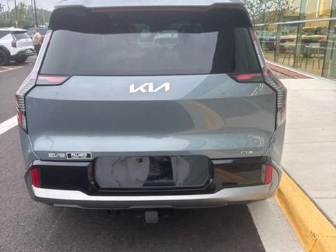 Certified 2024 Kia EV9 GT-Line AWD/4WD image 7
