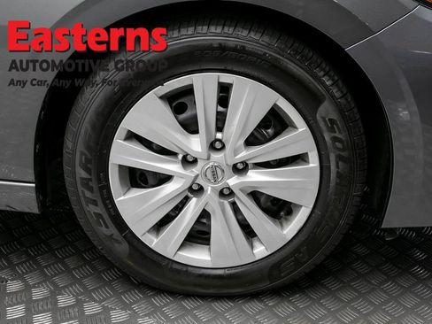 Used 2024 Nissan Sentra S FWD image 29
