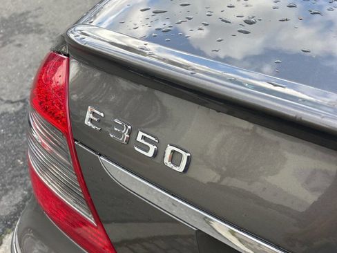 Used 2009 Mercedes-Benz E 350 Sedan image 28