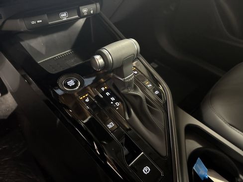 Certified 2025 Kia Niro EX image 25