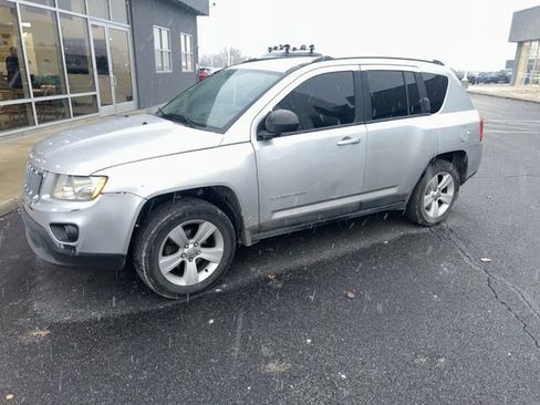Used 2011 Jeep Compass 2WD image 2