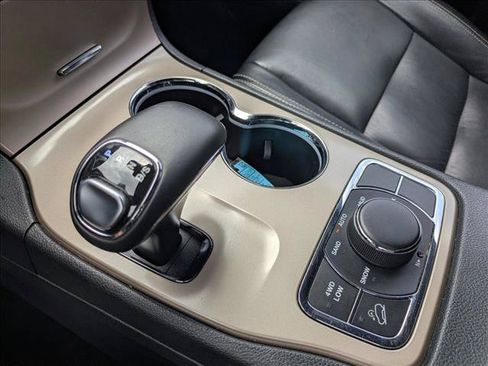 Used 2015 Jeep Grand Cherokee Limited AWD/4WD image 11