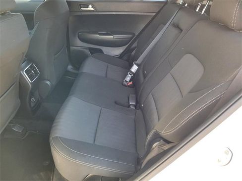 Used 2020 Kia Sportage LX image 17
