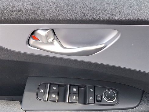 Used 2024 Kia Forte LXS image 10