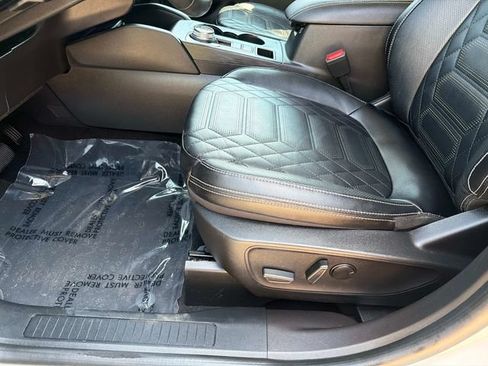 Used 2023 Ford Escape Platinum w/ Premium Technology Package AWD/4WD image 20