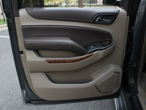 Used 2019 Chevrolet Suburban Premier AWD/4WD image 20