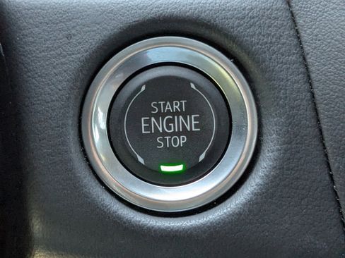 Used 2024 Chevrolet Suburban High Country image 31