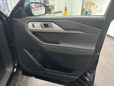 New 2026 Ford Explorer Active AWD/4WD image 41