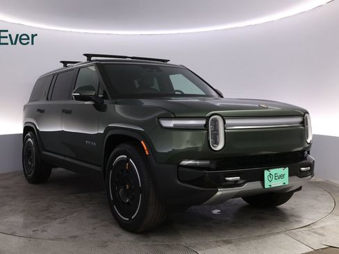 Used 2025 Rivian R1S Adventure AWD/4WD image 13