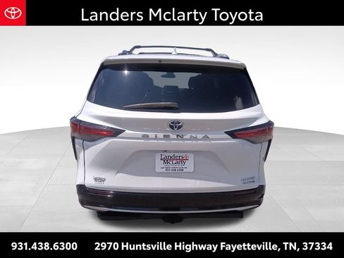 Used 2024 Toyota Sienna Limited FWD image 4