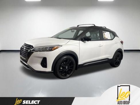 Used 2023 Nissan Kicks SR w/ SR Premium Package FWD image 1