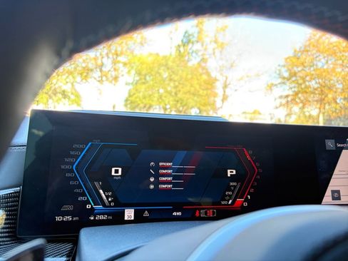 Used 2024 BMW X6 M Competition w/ Executive Package image 15