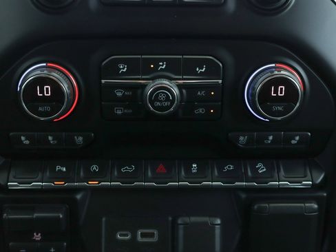 Used 2021 Chevrolet Silverado 1500 LTZ image 27