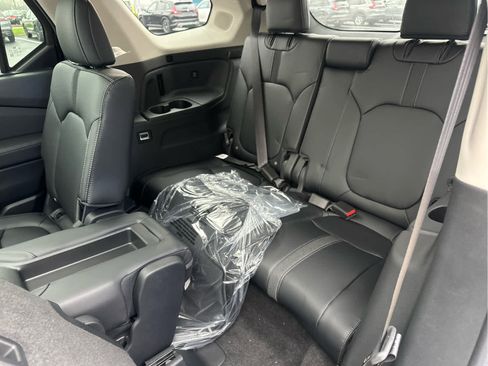 New 2025 Honda Pilot Touring image 49