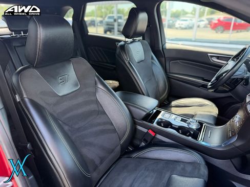 Used 2020 Ford Edge ST w/ Equipment Group 401A AWD/4WD image 24
