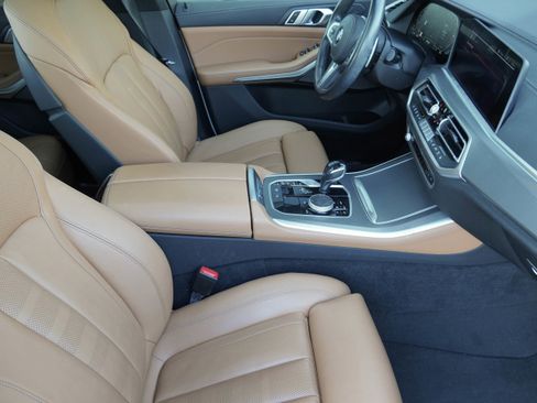 Used 2021 BMW X5 xDrive40i w/ M Sport Package AWD/4WD image 11
