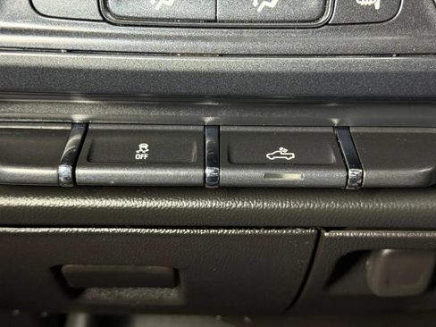 Used 2017 GMC Sierra 1500 2WD Regular Cab image 23
