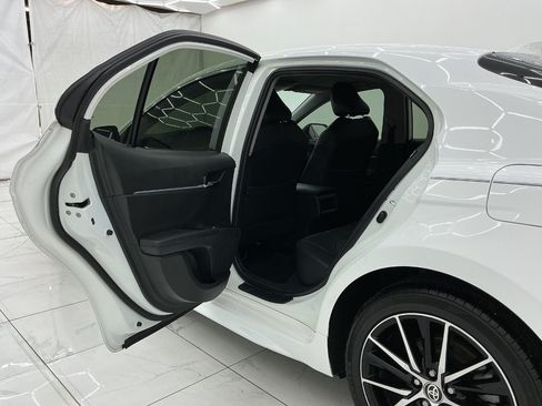 Used 2021 Toyota Camry SE FWD image 22